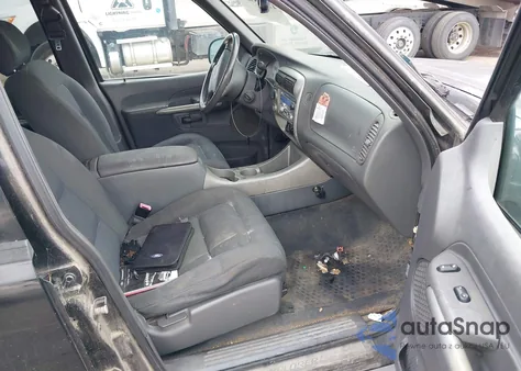 2002 Ford Explorer Sport Trac z USA, uszkodzony, nr VIN 1FMZU77EX2UC93919